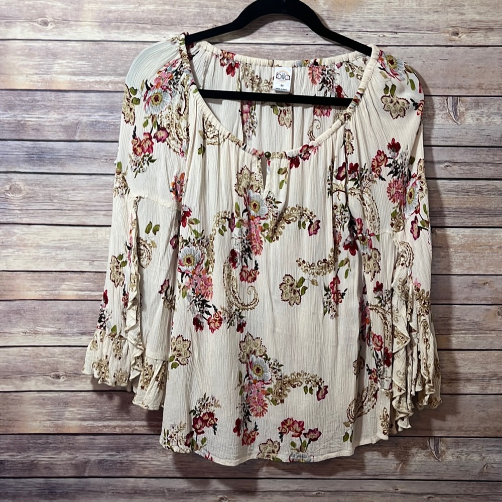 ⭐️ Bila Boho Ivory Floral 3/4 Split Sleeve Peasant Top pink Paisley A4